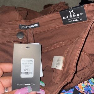 Fashionnova Jeans.